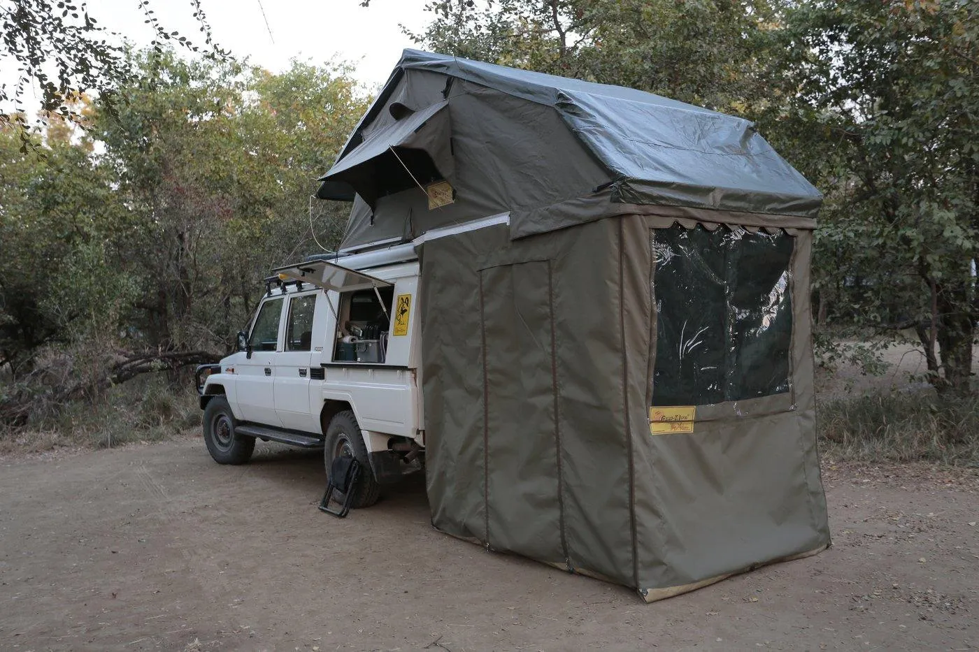 Eezi-Awn XKLUSIV Roof Top Tent - 4 Sizes